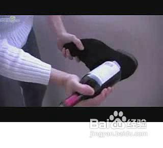 没有起子妙开红酒的方法