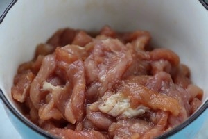 食补佳品青椒肉丝的做法