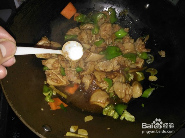 尖椒肥肠的做法