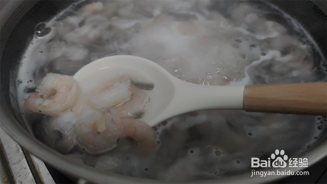 虾仁菠菜坚果沙拉