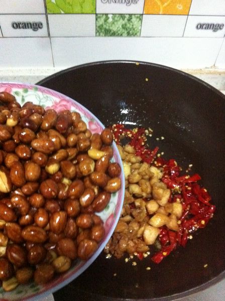 香脆花生鸡米丁