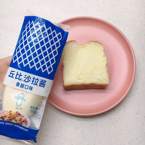 鸡蛋火腿开放三明治