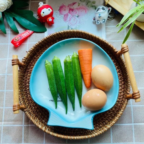 秋葵胡萝卜鸡蛋车轮饼