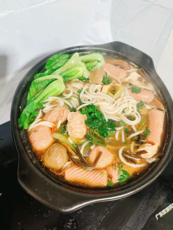 番茄味砂锅米线