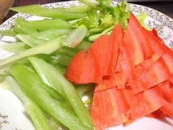 如何做家常菜凉拌芹菜
