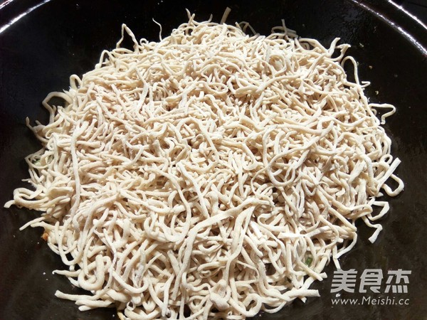 鸡肉豆角杂粮焖面