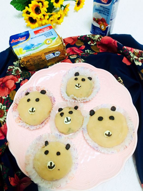 可爱小熊奥利奥雪梅娘