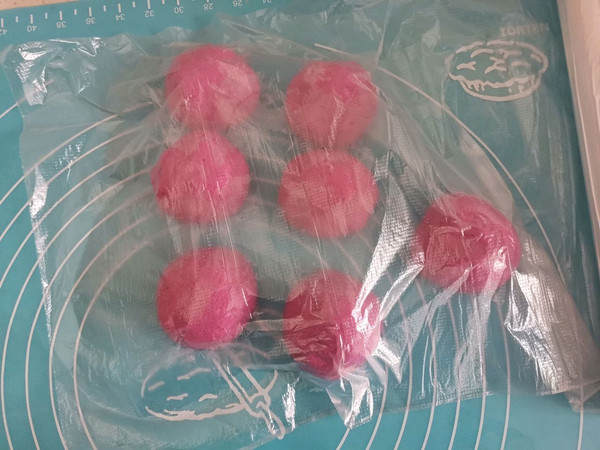 火龙果椰蓉花环手撕面包