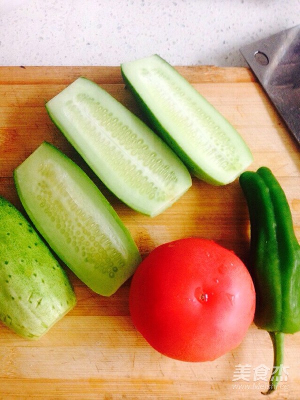 西红柿拌黄瓜