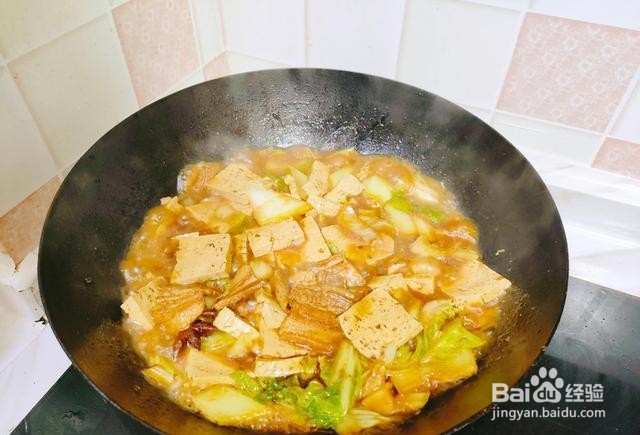 家庭自制铁锅炖五花肉