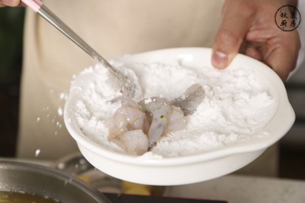 咸蛋黄虾仁豆腐