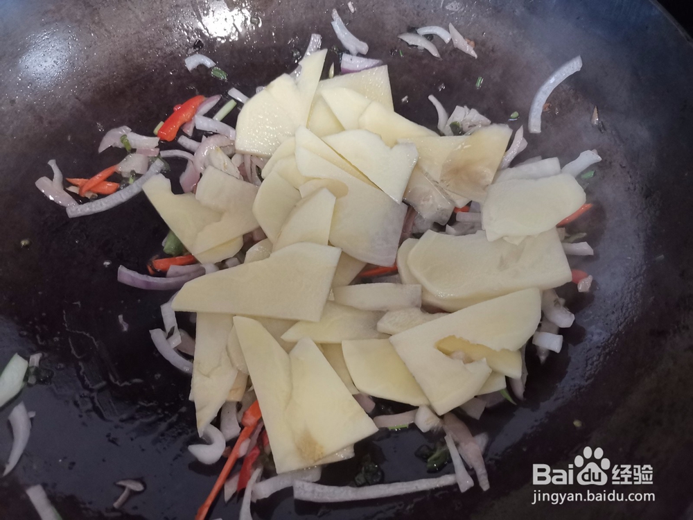 洋葱丝炒土豆片