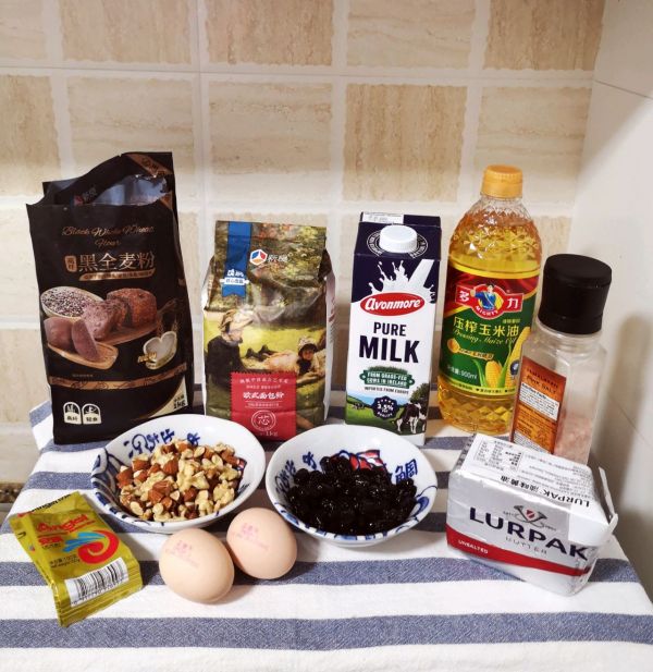 朗姆酒浸葡萄干核桃仁欧包