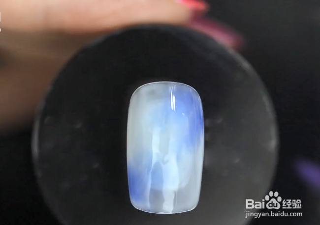 怎样做蓝紫色晕染美甲？