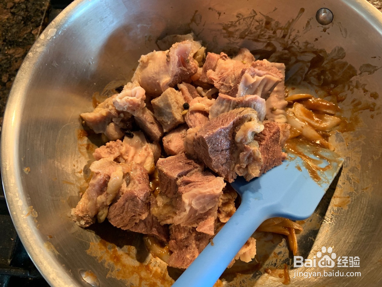 柱侯牛腩烧土豆的做法