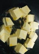 油炸鸡蛋裹豆腐