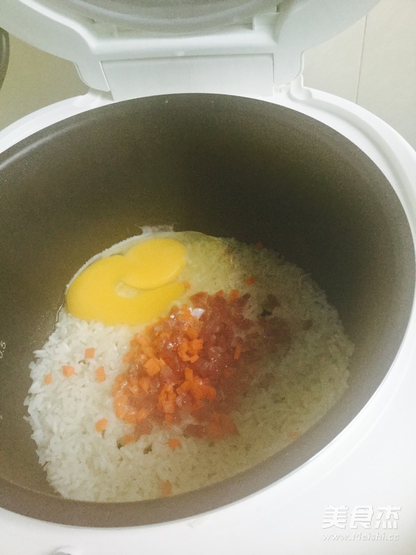 腊肠鸡蛋饭的做法