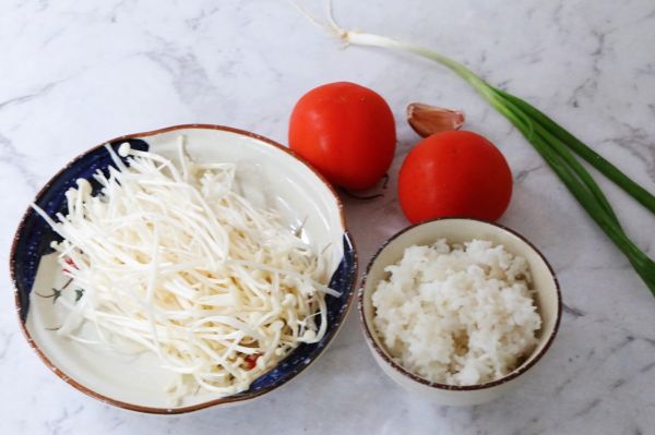 番茄金针菇烩饭