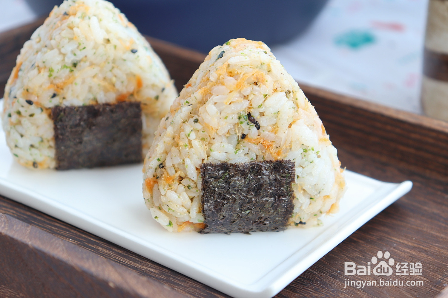 海苔肉松饭团的做法