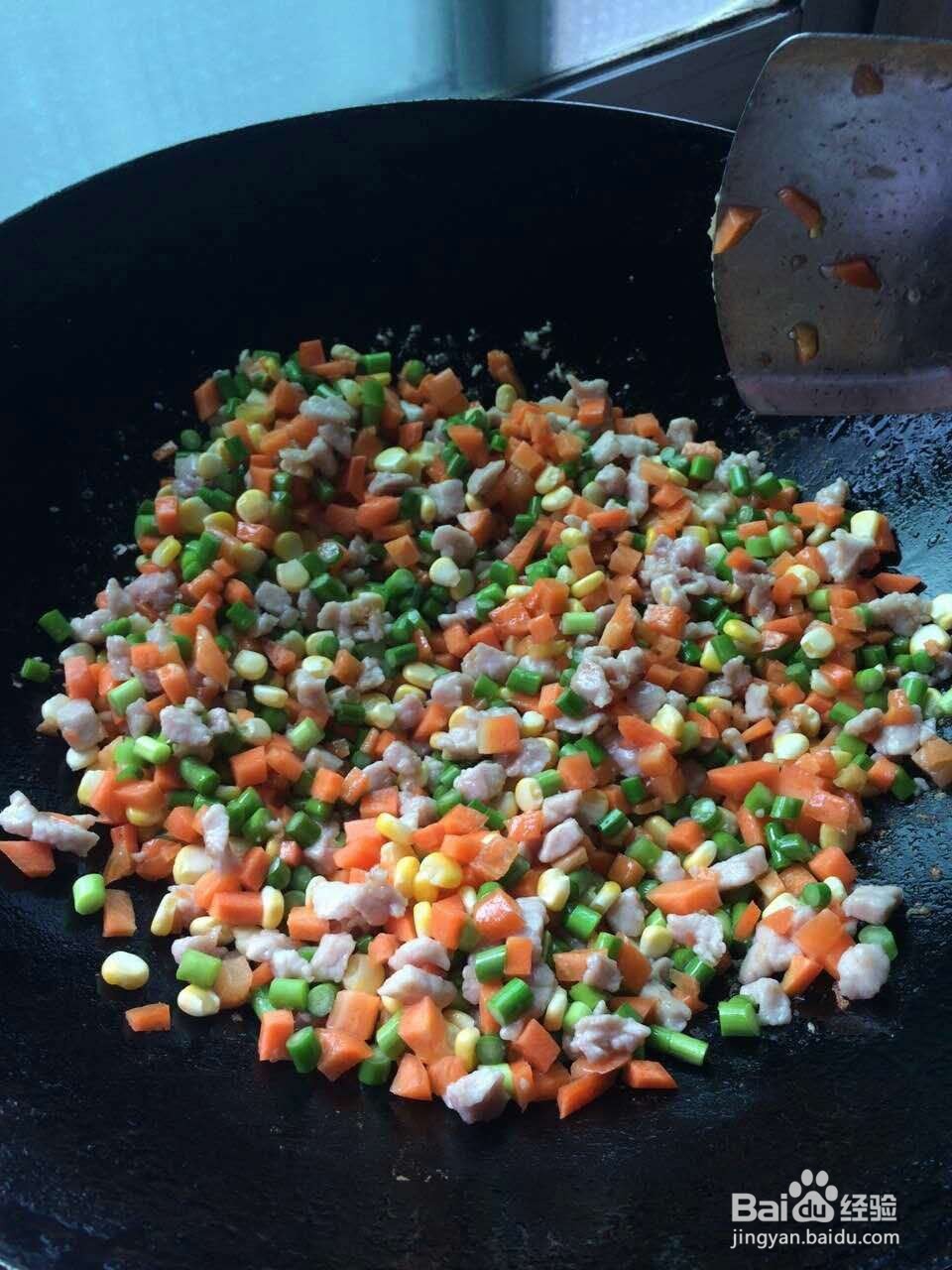 胡萝卜玉米粒炒瘦肉