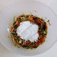 过年回家美食记94--青椒胡萝卜鸡蛋茄饼