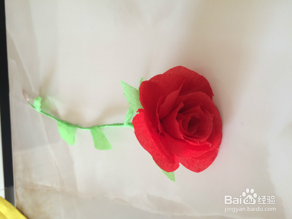 如何用皱纹纸做玫瑰花
