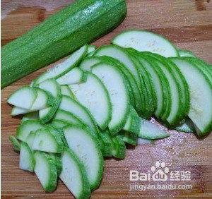 西葫芦炒鸡蛋怎么做