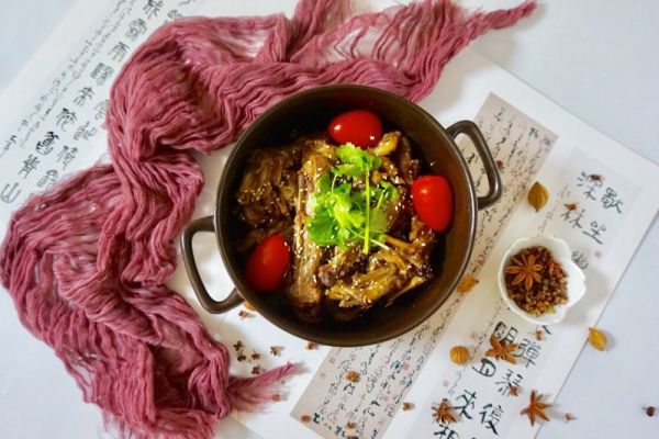 对味酱鸭，一锅两吃#食光社干锅鸭#