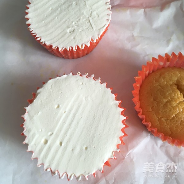 豆沙裱花杯子蛋糕