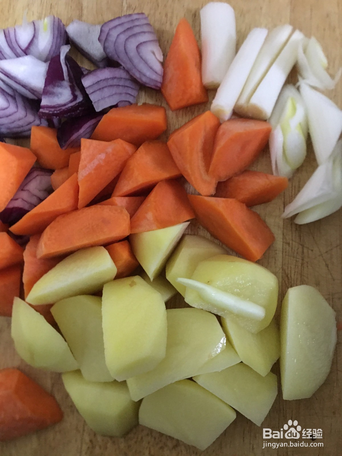 胡萝卜土豆炖牛腩的做法