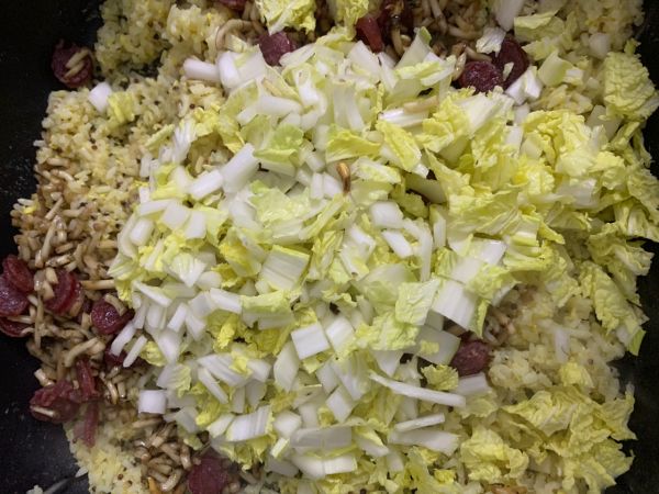 折耳根腊肠炒饭