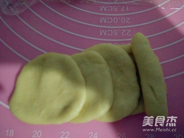 玫瑰花椰蓉面包