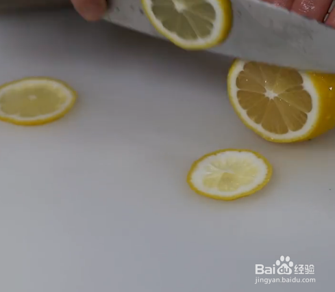 凉拌柠檬虾的做法