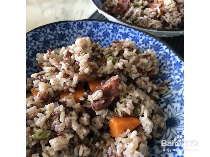 湖南麻辣腊肠炊饭