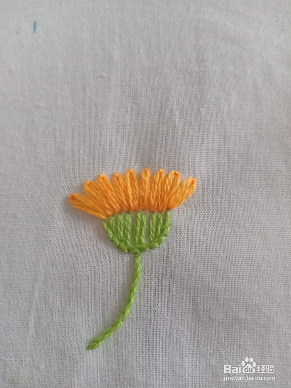 如何用雏菊绣 绣出侧面菊花的样子
