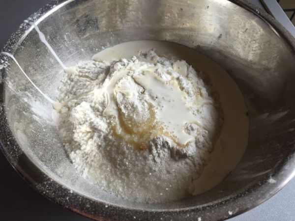 辣肉松葱香面包