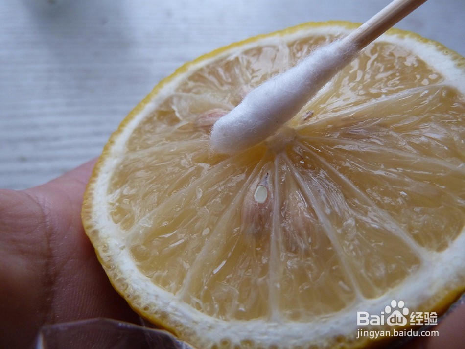 充电器USB口最佳清洁方法