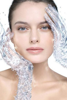 女人如何保养皮肤？保养皮肤减少皱纹的方法？