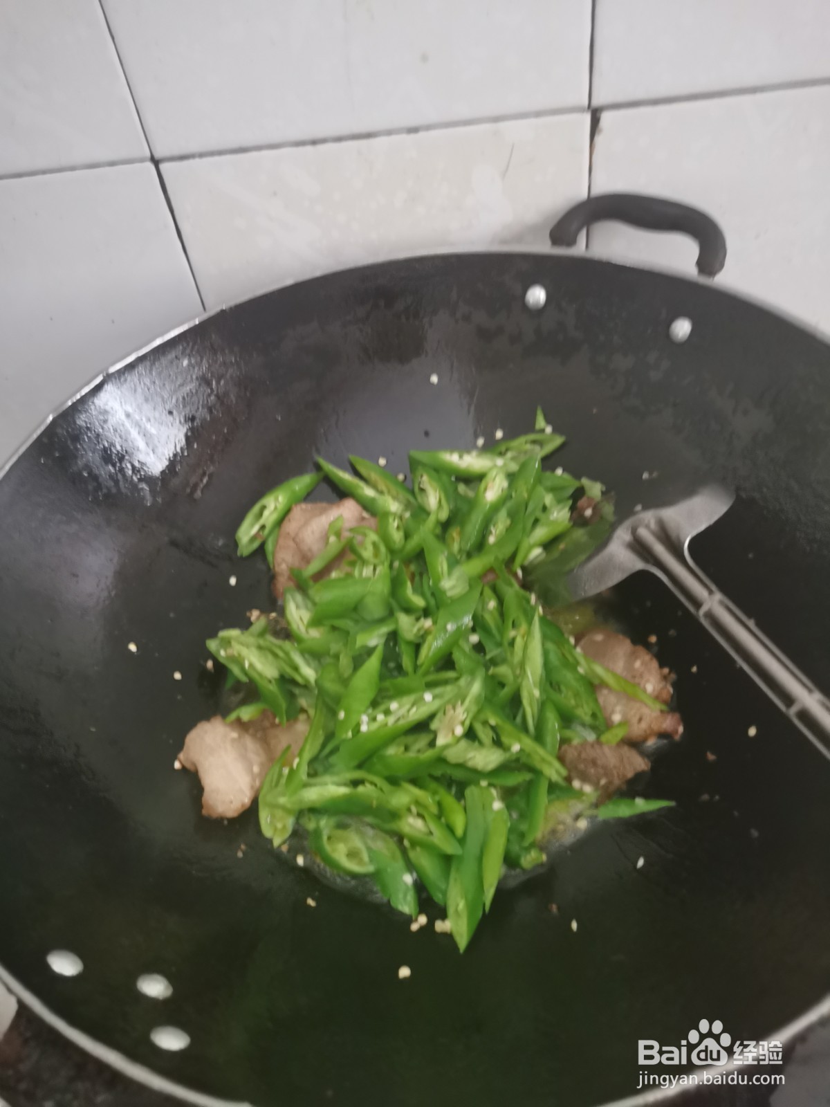 如何做香辣五花肉?