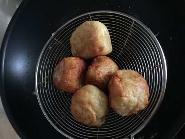 炸土豆鹌鹑蛋丸子