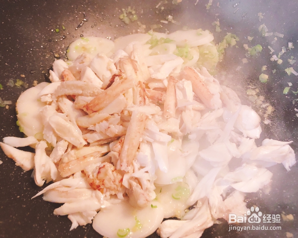 细腻美味的蟹肉肉炒年糕菜