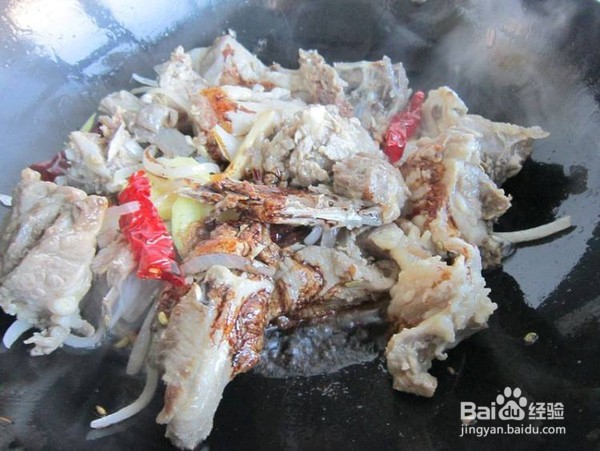 怎么做恰玛古焖羊排