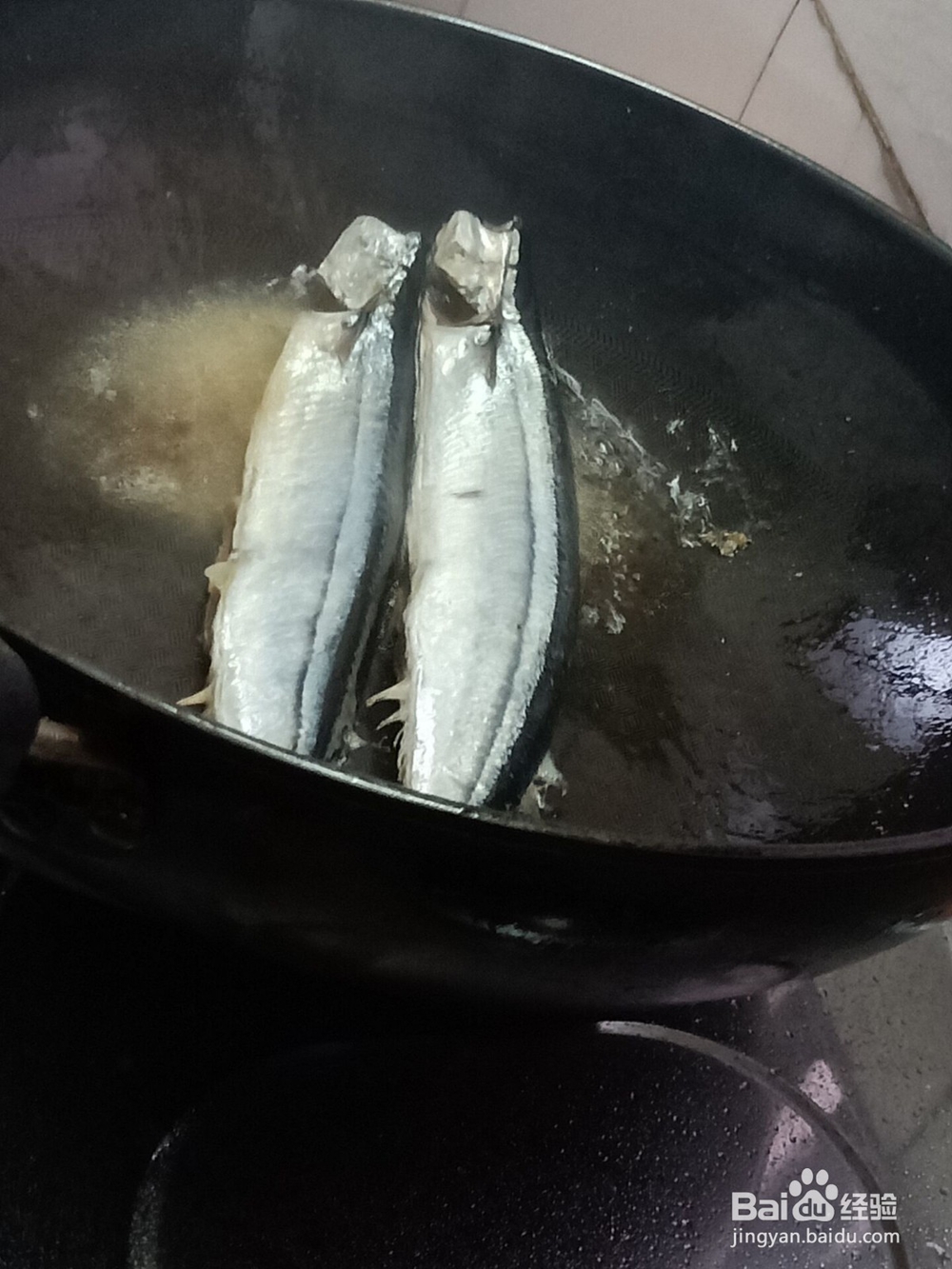 油煎香辣秋刀鱼怎么做