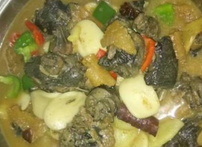 乌鸡和什么食物相克 哪些是乌鸡的做法