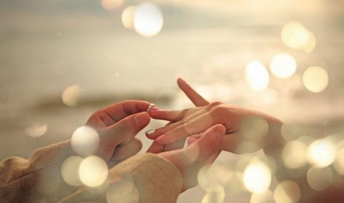 可笑吧终于一个人孤独终老了什么歌