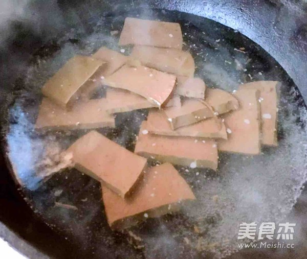 鸭血韭菜的做法