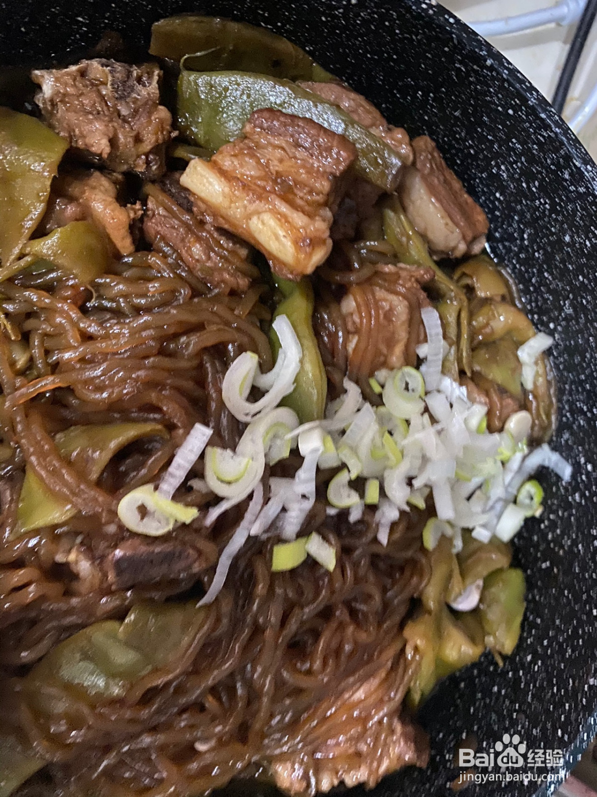 东北菜豆角炖排骨的做法