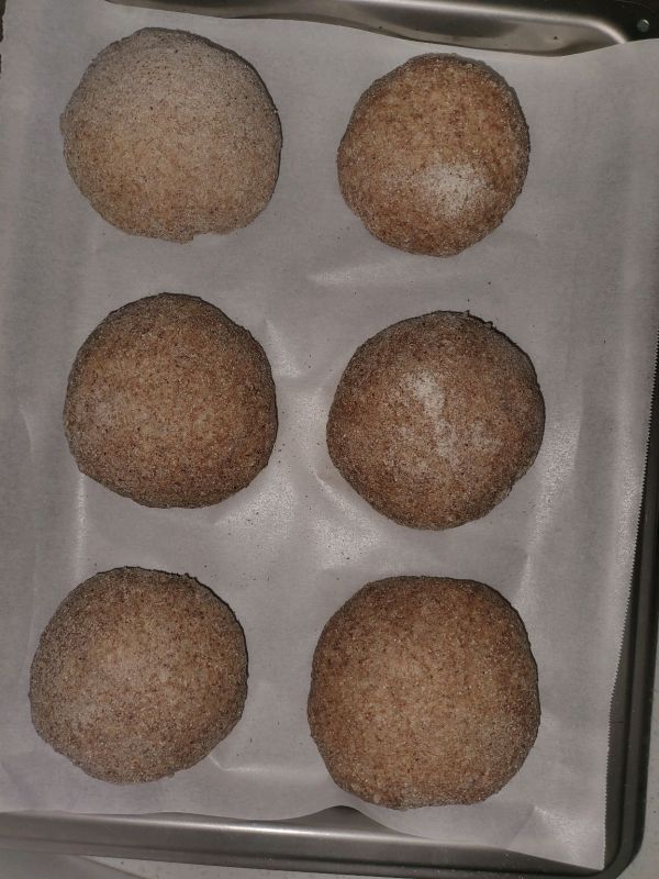 金枪鱼肉松全麦藜麦面包