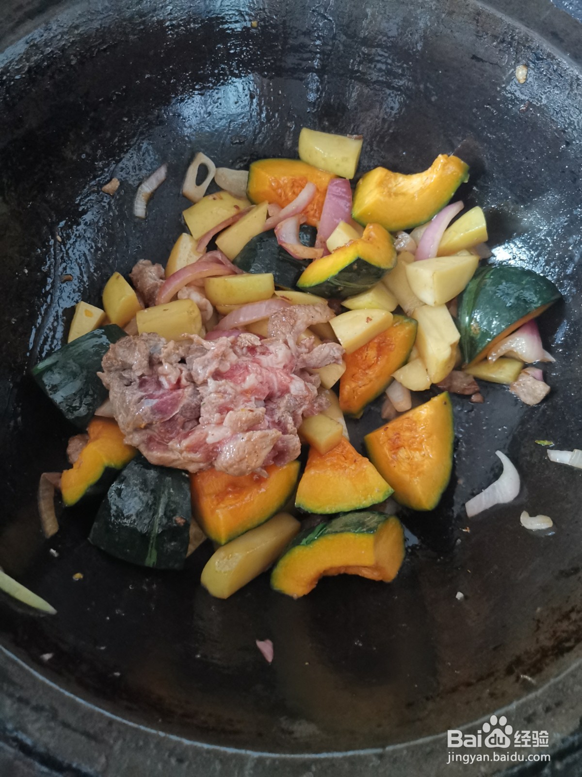 牛腩炖倭瓜土豆