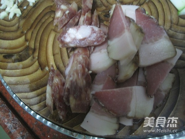 腊味炒紫薯馒头